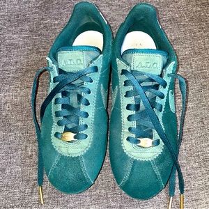Size 9.5 Nike Cortez 9.5